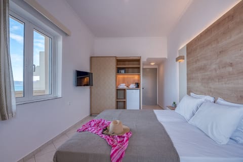 Panoramic Double or Twin Room | In-room safe, free WiFi, bed sheets