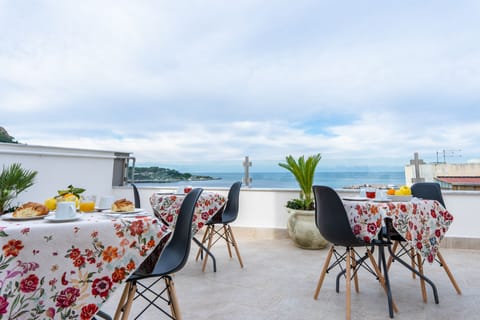 Free daily local cuisine breakfast