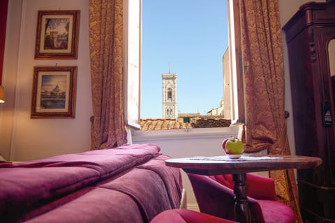 Junior Studio Suite | Premium bedding, down comforters, memory foam beds, free minibar