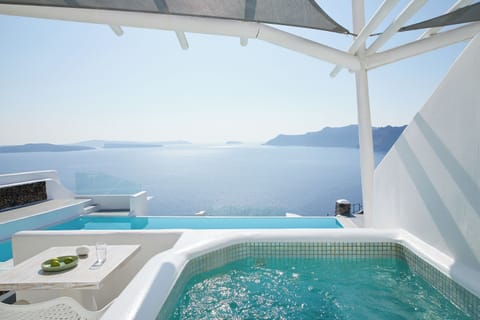 Elegant Suite with Outdoor Hot Tub and Caldera view - Pool Front | View from room