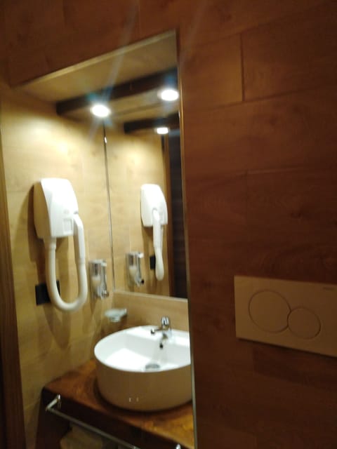 Double Room | Free WiFi