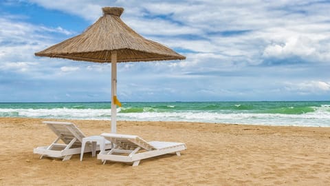 Free beach shuttle, sun loungers, beach umbrellas, beach towels