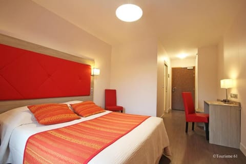 Desk, free cribs/infant beds, free WiFi, bed sheets