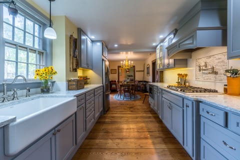 Modern, Updated kitchen, Apple Knoll Inn at Weston, Vermont 6BR