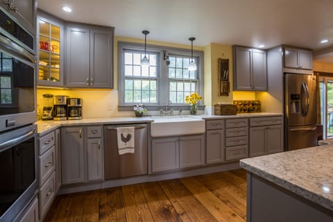 Apple Knoll Inn at Weston, Vermont 6BR