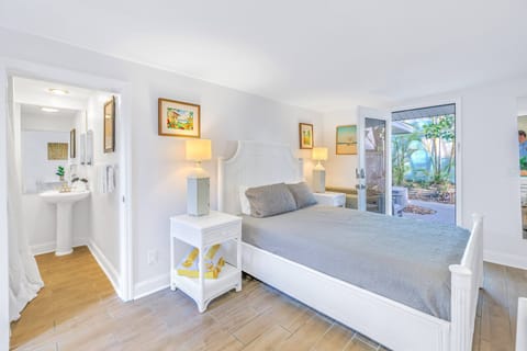 Tropical view studio bedroom in Siesta Key vacation rental near the beach.
