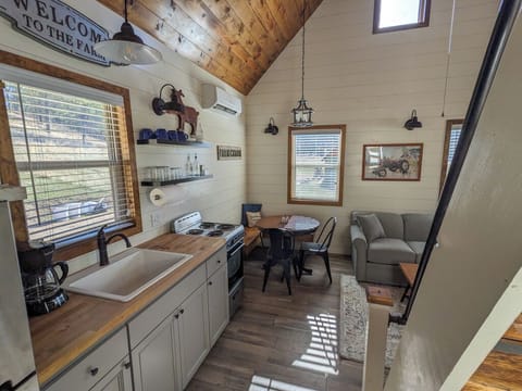 e2e3c1ba-f148-430f-8259-613ad2f89488