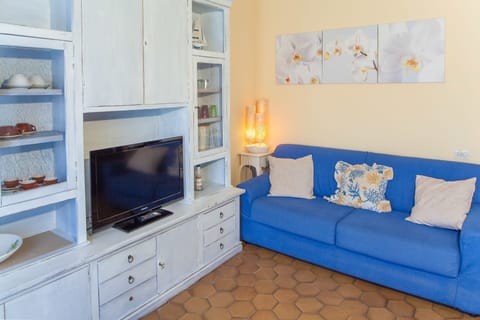 Dining Room, Kitchen