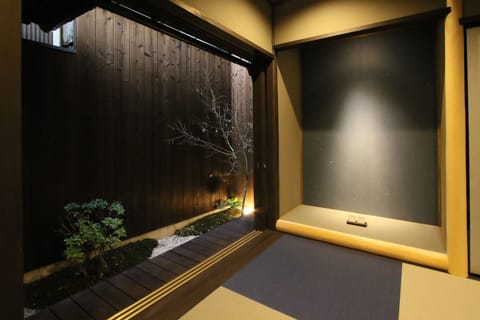 Private Vacation Home | Free WiFi, bed sheets