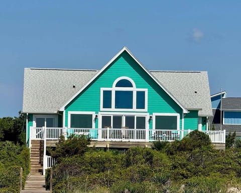 Serenity's Star - Oceanside Exterior