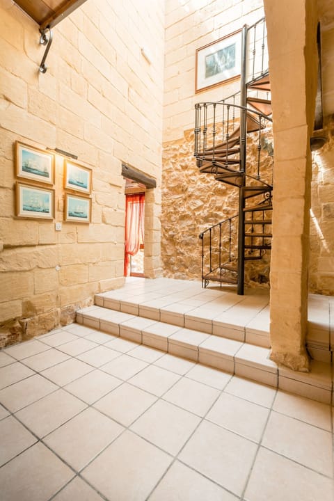 Traditional House, 3 Bedrooms, Pool View | Room amenity