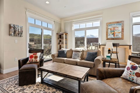 Amazing Views and Sunlight Flood this Living Space