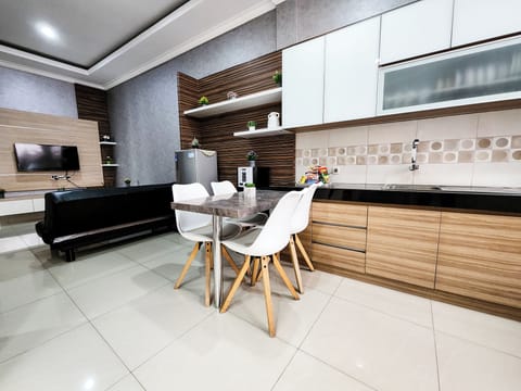 Family House, 3 Bedrooms | Living area