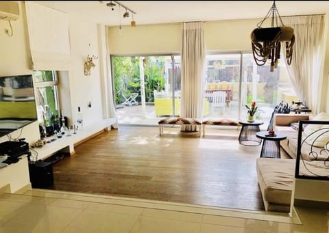 Villa, 4 Bedrooms | Living room | Flat-screen TV