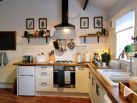 Spacious kitchen and dining area | The Lodge, Dyserth, near Prestatyn