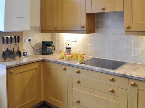 Well equipped kitchen | Lake Road Heights, Keswick