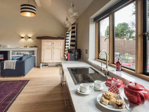 Well equipped kitchen | Station Lodge, Stretton-on-Fosse, near Moreton-in-Marsh