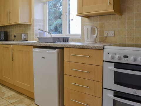 Kitchen | Stable Cottage 1 - Moor Farm Stable Cottages, Foxley, near Fakenham