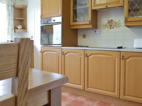 Well-equipped fitted kitchen | Moor Farm Cottage - Moor Farm Stable Cottages, Foxley, near Fakenham