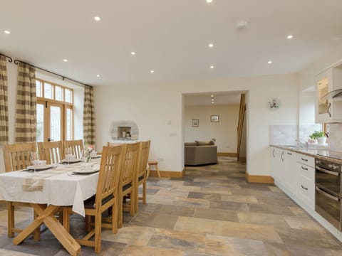Large, open, kitchen/ dining room | Applebarn - Applebarn Holidays, West Pennard, near Glastonbury