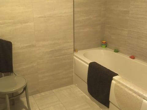 Bathroom | Flat 1 Portman House, Shanklin