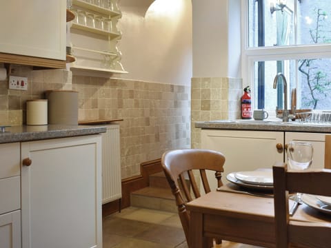 Well-equipped kitchen/diner | Slater’s Cottage, Middleham, near Leyburn
