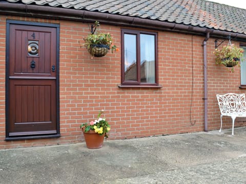 Exterior | Stable Cottage 4 - Moor Farm Stable Cottages, Foxley, near Fakenham