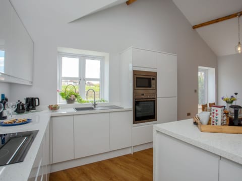 Well equipped kitchen area | Brens Barn, Aiskew, near Bedale