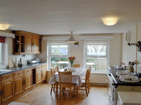 Well equipped kitchen/ dining room | Middleton Hall, Rhossilli, near Swansea