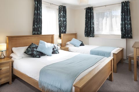 Ideal for a couple or a couple of friends.