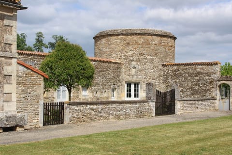 Vue générale depuis la cour du château