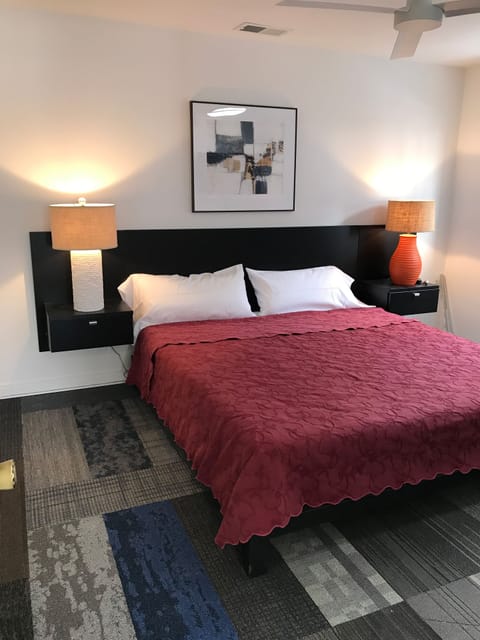Queen bed in in master room