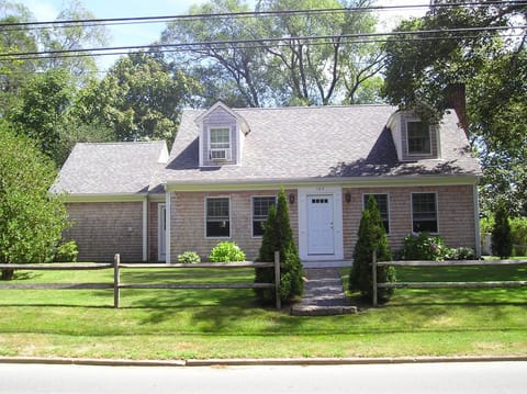 You're invited to Martha's Vineyard. Come enjoy a week you'll never forget ...