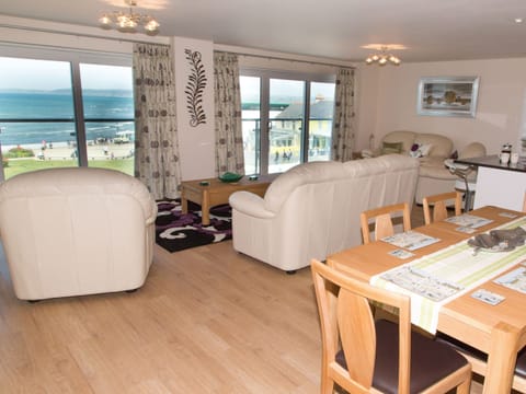 Open plan living space | Apartment 11 Latitude 51 - Latitude 51, Westward Ho!