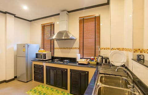 Baan Ari, 12 Person Private Villa