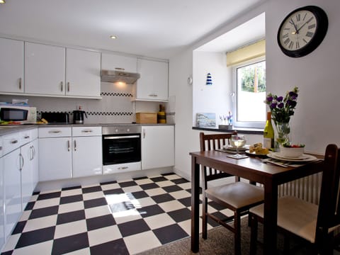 Kitchen | Devon Villa Garden Apartment, Torquay