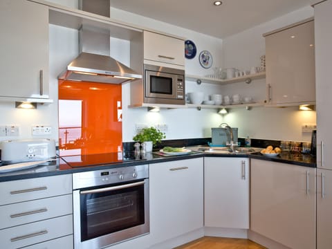 Kitchen | 42 Ocean 1 - Ocean 1 Apartments, Newquay