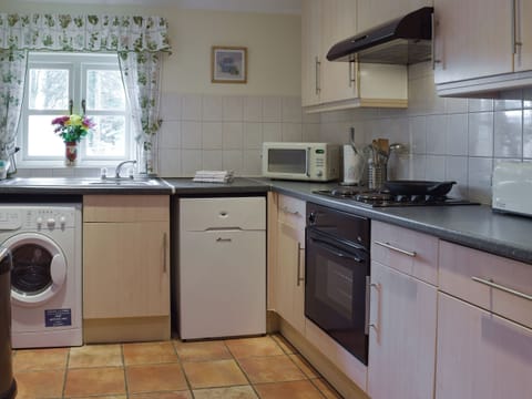 Kitchen | Gwili Cottage - Upton Hall Cottages, Nantgaredig, near Llandeilo