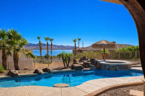 Lakeview Lodge – Pool, Spa & Panoramic Lake Havasu Views
