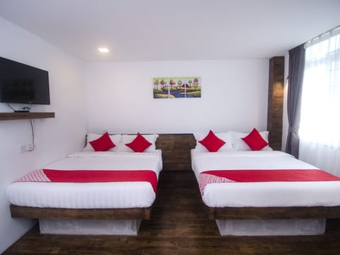 Family Suite, 2 Double Beds, Non Smoking | Desk, bed sheets