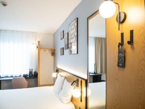 Premium Double Room | Desk, blackout drapes, free WiFi, bed sheets