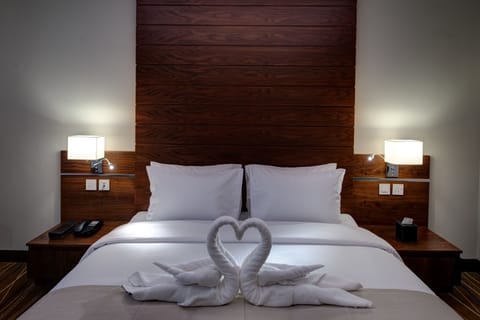 Deluxe Double Room | In-room safe, desk, soundproofing, iron/ironing board