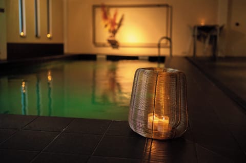 Sauna, hot tub, steam room
