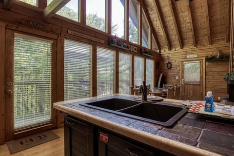 Pet Friendly Cabin in the Smokies "Papa's Pad" - Bar top and dining area