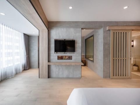 Premium Deluxe | In-room safe, desk, laptop workspace, blackout drapes