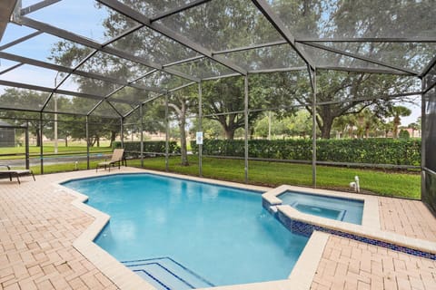 Pool / Spa Pool Faces North East