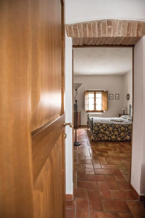 Double or Twin Room | Minibar, in-room safe, desk, blackout drapes