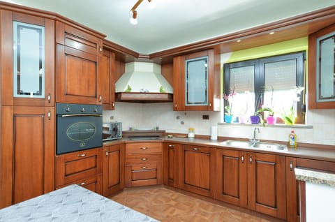 Standard Apartment, 2 Bedrooms (0187) | Private kitchen | Fridge, microwave, coffee/tea maker, electric kettle