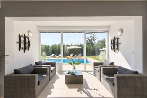 Standard Villa, 5 Bedrooms (0353) | Living area | TV