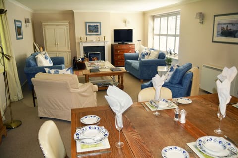 The cottage is beautifully furnished, earning a 5-star rating from the Cornish Tourist Board